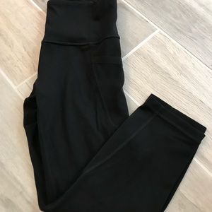 🚫SOLD🚫Athleta salutation stash pocket capri